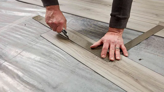 can you cut vinyl plank flooring with a utility knife