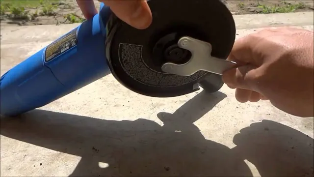 how to change angle grinder disc 2