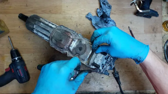 how to change bit on bosch hammer drill 2