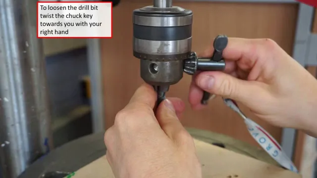 how to change drill bit on makita hammer drill 2