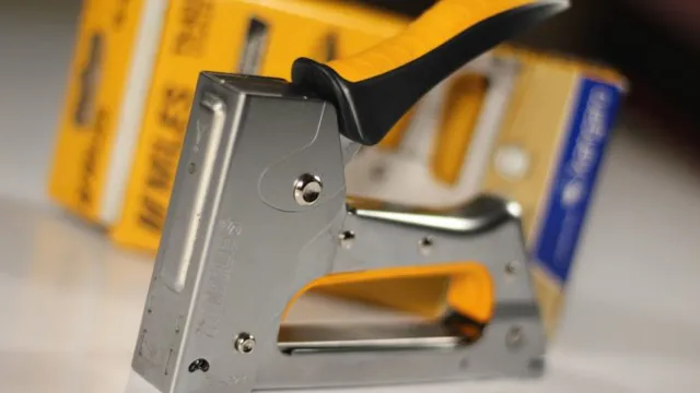 how to change staples in a staple gun