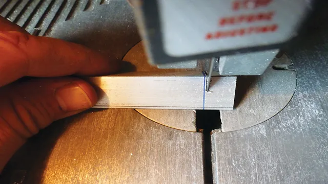 how to cut aluminum angle