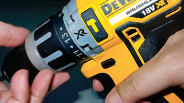 how to insert drill bit into dewalt hammer drill