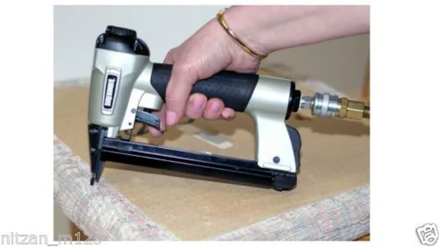 how to load a hyper tough heavy duty staple gun