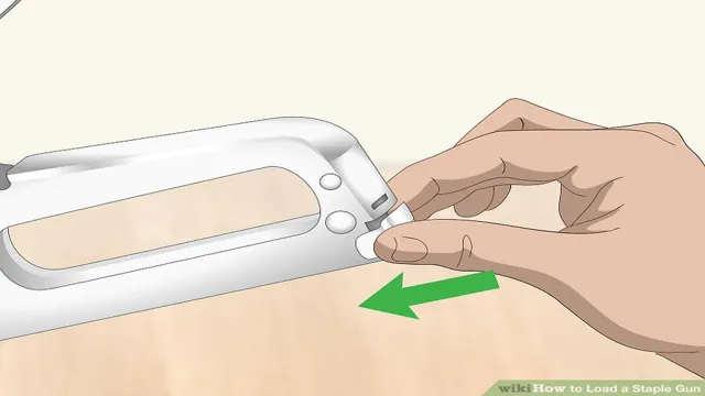 how to load a manual staple gun