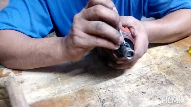 how to remove hammer drill bit