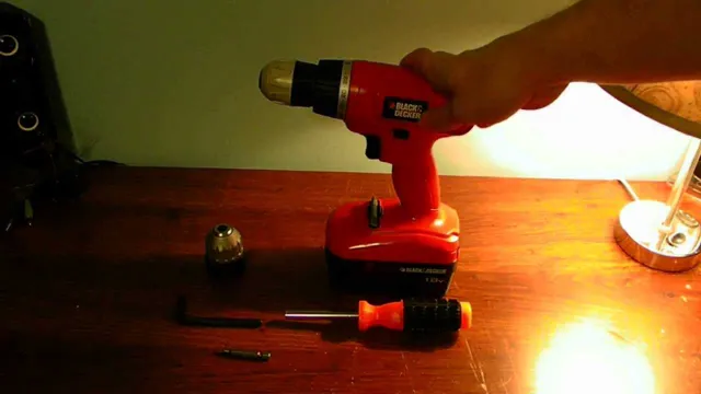 how to unlock chuck on cordless drill