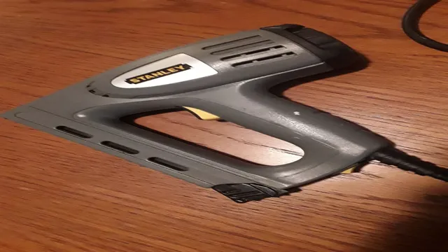 how to use a stanley electric staple gun