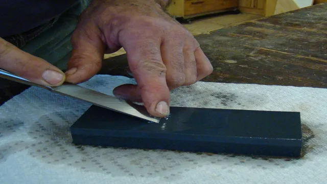 how to use an oil stone for sharpening chisels