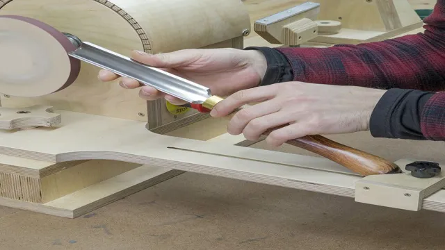 how to use wood lathe chisels